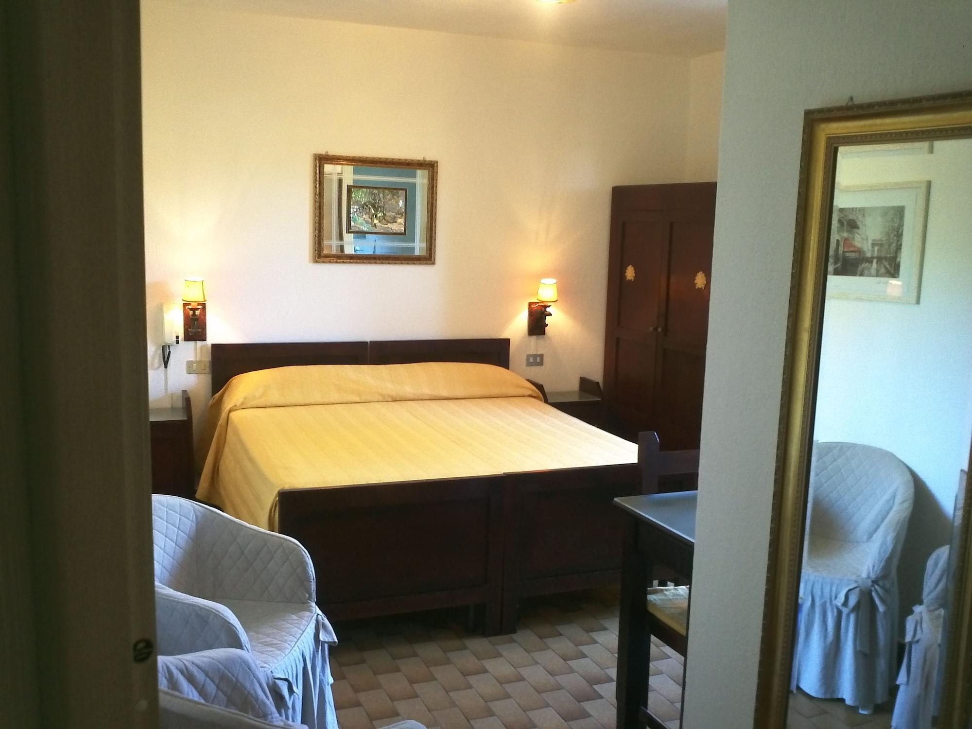 Hotel Abbaruja Olbia Eksteriør bilde