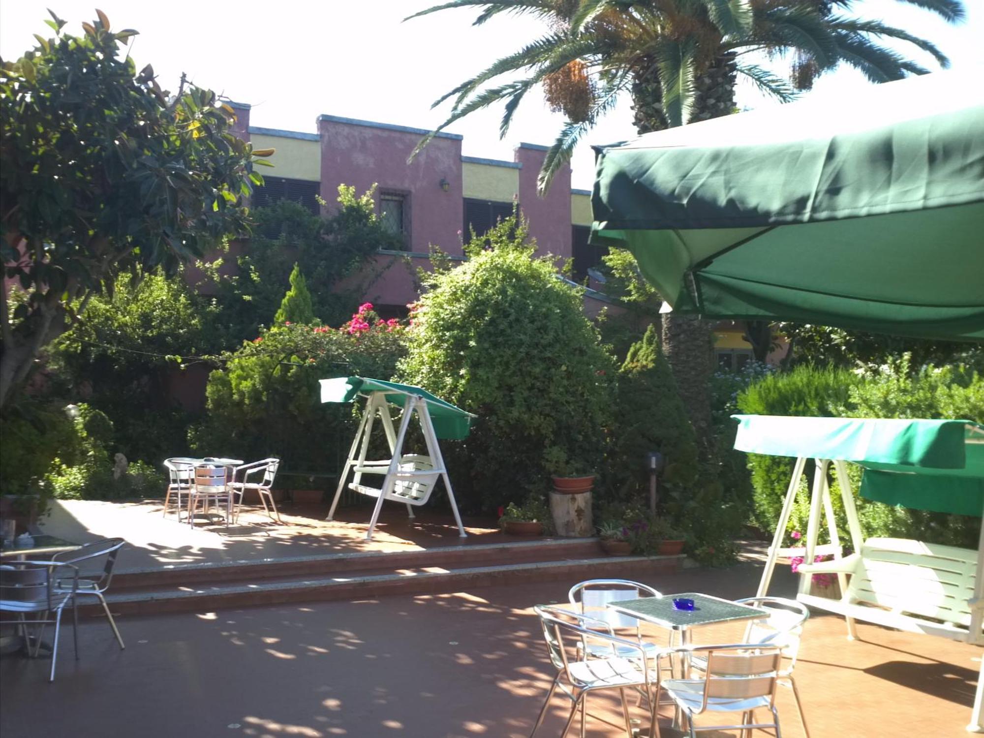 Hotel Abbaruja Olbia Eksteriør bilde