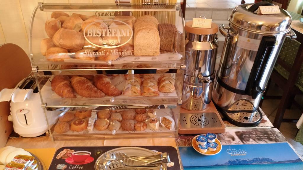Hotel Abbaruja Olbia Eksteriør bilde