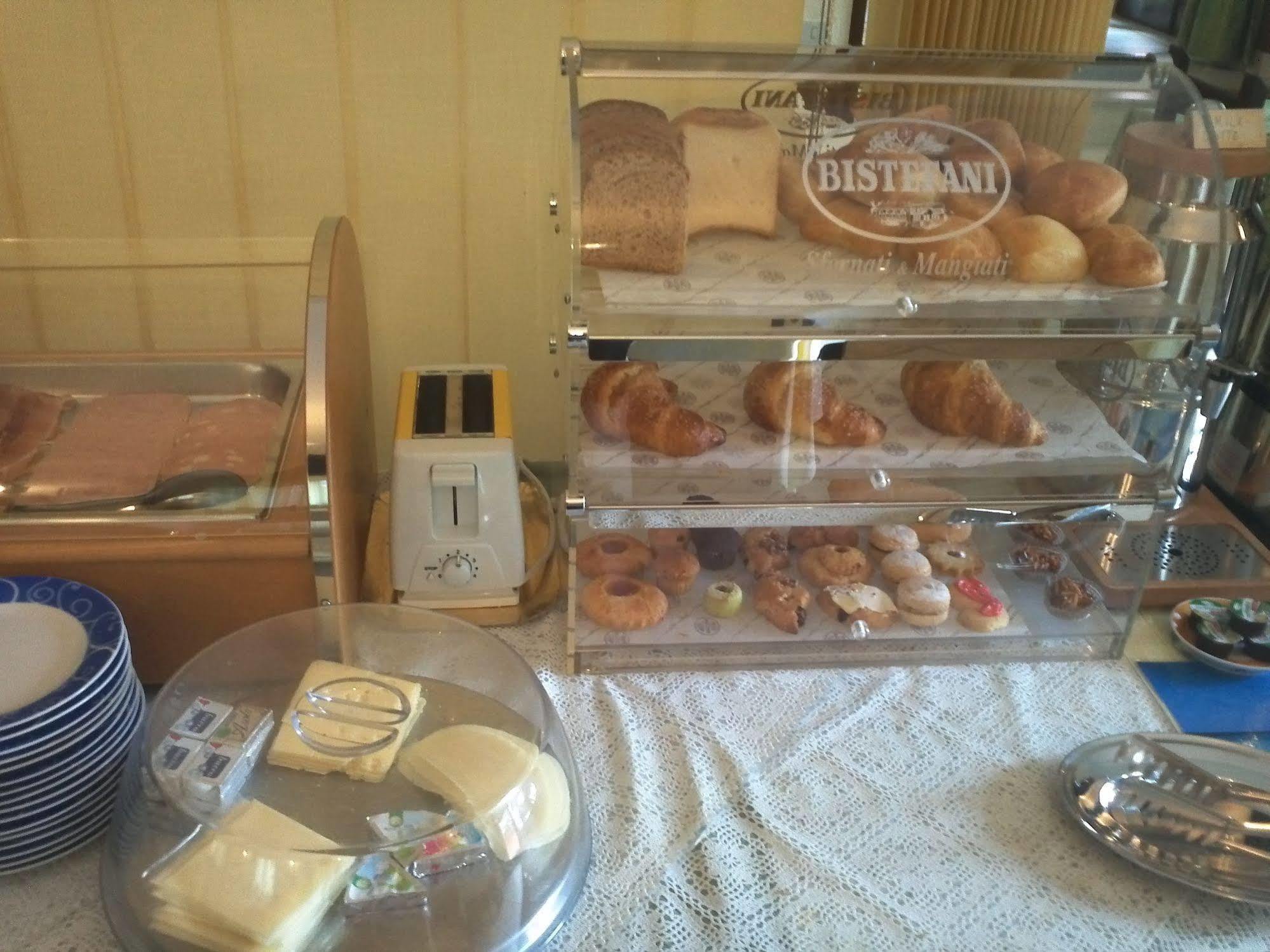 Hotel Abbaruja Olbia Eksteriør bilde
